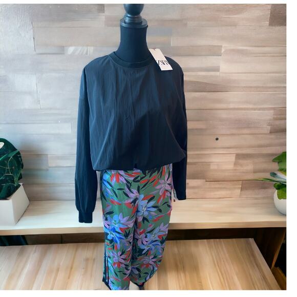 Zara Slightly Cropped Black Shirt -Size XL - Picture 8 of 9